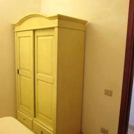 Sardinia Yellow House Feriehus Solanas (Cagliari)