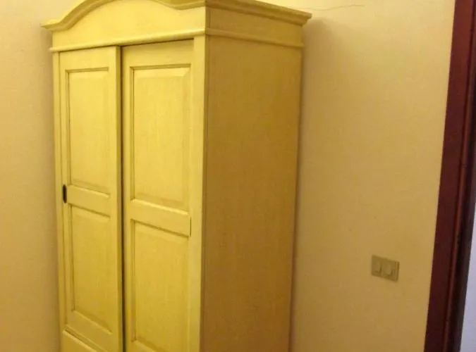 Sardinia Yellow House 度假居 索拉纳斯