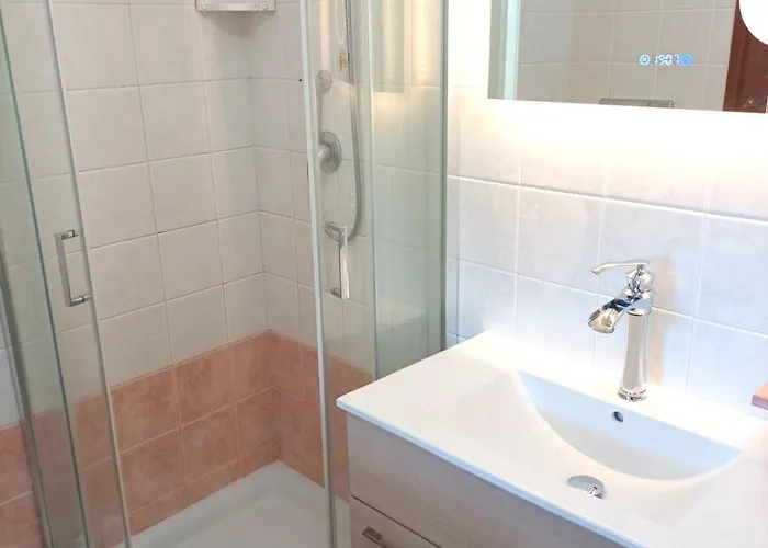 Sardinia Yellow House 度假居 索拉纳斯