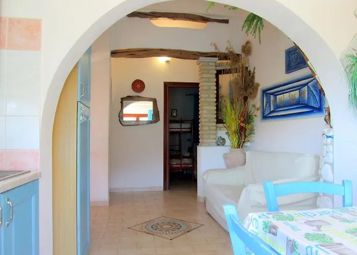 Sardinia Yellow House 度假居 *