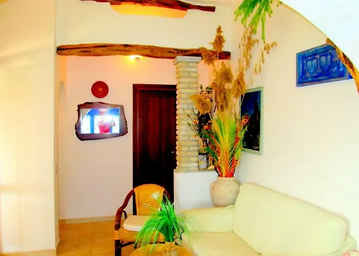 Sardinia Yellow House 度假居 *